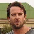 Foto Sullivan Stapleton