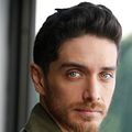 Foto Josh Keaton