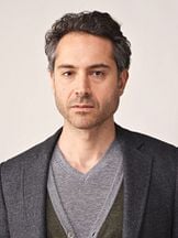 foto de Omar Metwally