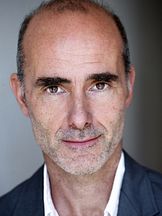 foto de Finbar Lynch