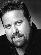 foto de Shane Jacobson