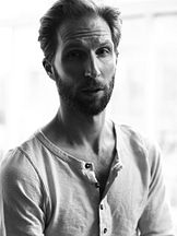 foto de Blake DeLong