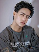 foto de Paris Intarakomalyasut