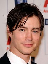 foto de Tom Wisdom