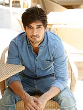 foto de Tahir Raj Bhasin
