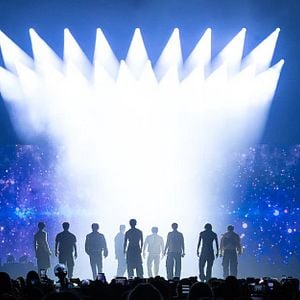 Foto SEVENTEEN WORLD TOUR [NEW_] IN JAPAN: LIVE VIEWING