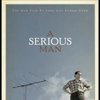 Foto Un hombre serio