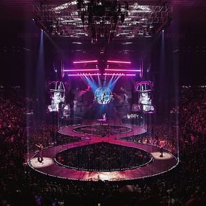 Foto Katy Perry: The Lifetimes Tour - Live from Paris