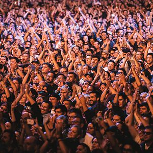 Foto Holding Back the Years: 40 Years of Simply Red en Vivo desde Santiago