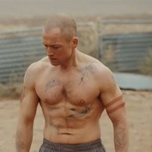 Foto She Rides Shotgun