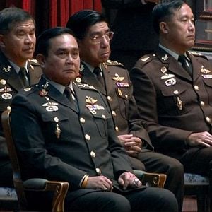 Foto Breaking the Cycle