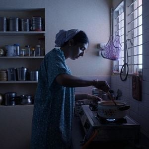 Foto Don't Tell Mother