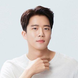 Foto Ha Seok-jin