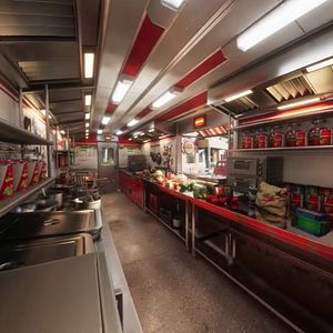 Foto LE SSERAFIM VR CONCERT : INVITATION