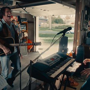 Foto Song Sung Blue: Sueño Inquebrantable