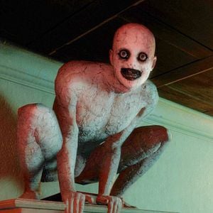 Foto The Mortuary Assistant