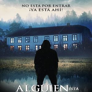 Foto Alguien Está Dentro De La Casa