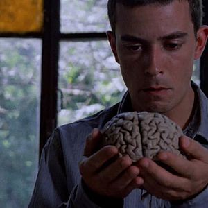 Foto Hombre mirando al sudeste