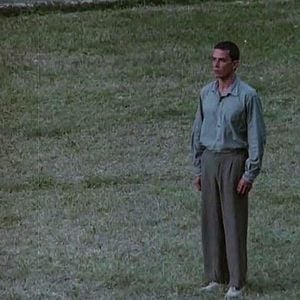 Foto Hombre mirando al sudeste