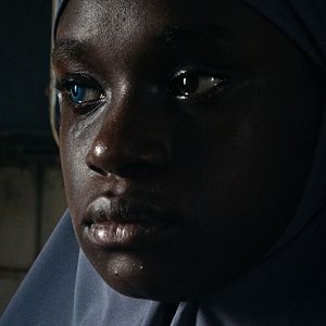 Foto Eayshat Lam Taeud Qadiratan Ealaa Altayaran