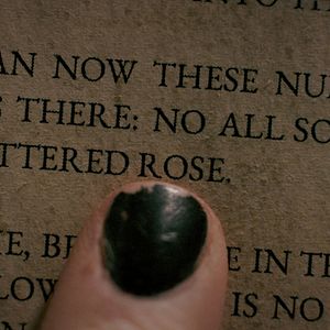 Foto El Ritual Del Libro Rojo: La Puerta Del Infierno