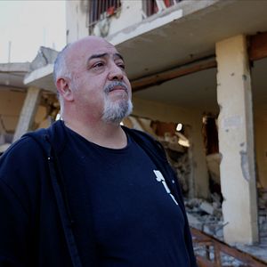 Foto Tales of the Wounded Land