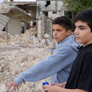 Foto Tales of the Wounded Land