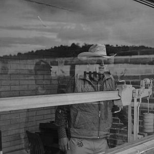 Foto Los amantes se despiden con la mirada