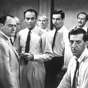 Foto 12 hombres en pugna