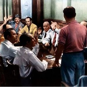 Foto 12 hombres en pugna