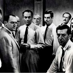 Foto 12 hombres en pugna