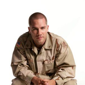 Foto Luke MacFarlane