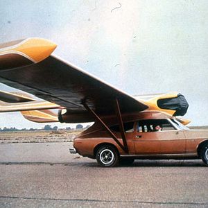 Foto El hombre con el revolver de oro