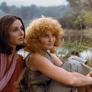 Foto Una canta, la otra no