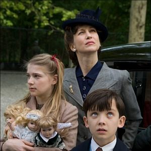 Foto El niño con el pijama de rayas