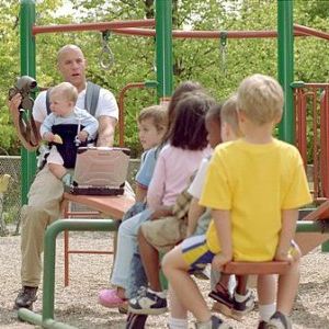 Foto Una niñera a prueba de balas