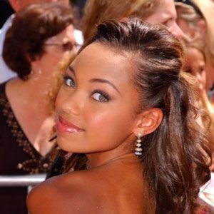 Foto Logan Browning