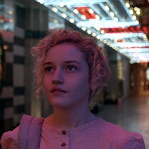 Foto Julia Garner