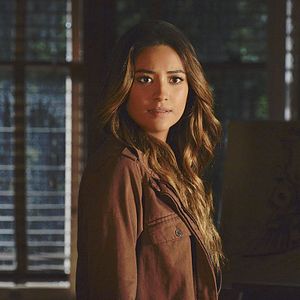 Foto Troian Bellisario