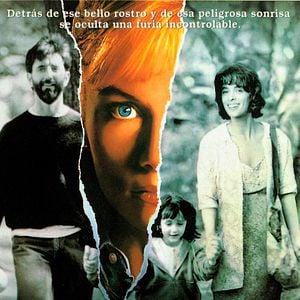 Foto La mano que mece la cuna