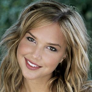 Foto Arielle Kebbel