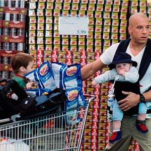 Foto Una niñera a prueba de balas