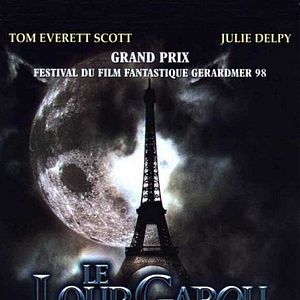 Foto Un hombre lobo americano en París