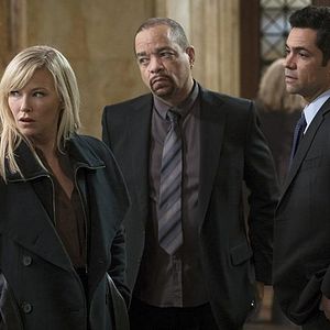 Foto La Ley Y El Orden: UVE