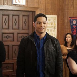 Foto Charlie Barnett