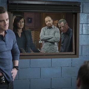 Foto La Ley Y El Orden: UVE