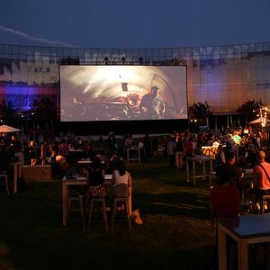 Foto Día de la Independencia: Contraataque