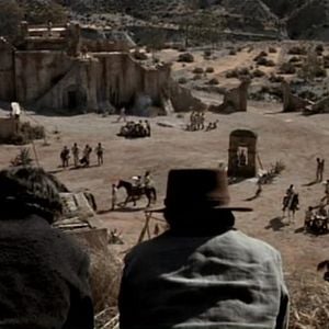 Foto Un dólar para los muertos