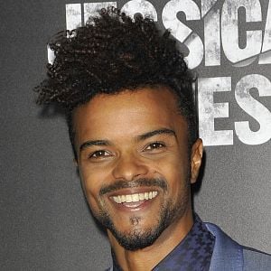 Foto Eka Darville