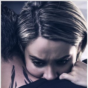 Foto Divergente: Leal